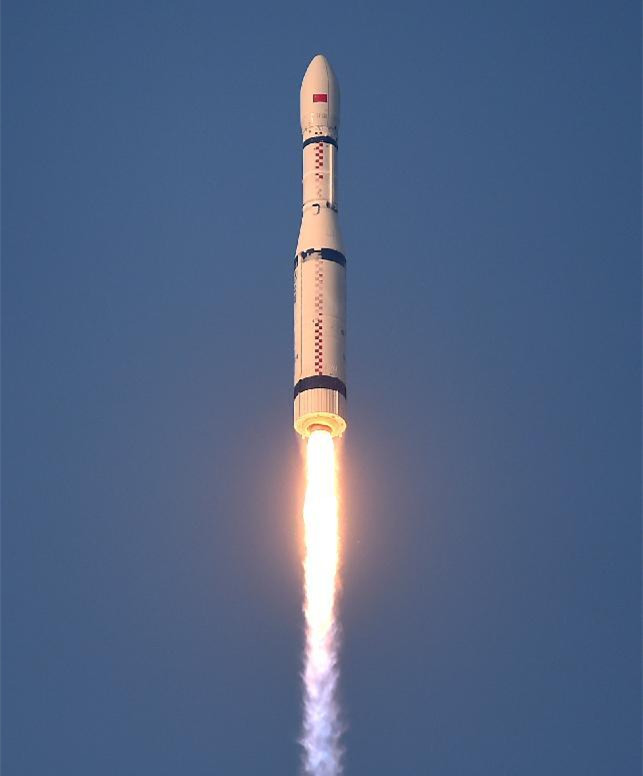 9月20日7时01分，我国新型运载火箭长征六号在太原卫星发射中心点火发射，成功将20颗微小卫星送入太空。此次发射任务圆满成功，不仅标志着我国长征系列运载火箭家族再添新成员，而且创造了中国航天一箭多星发射的新纪录。