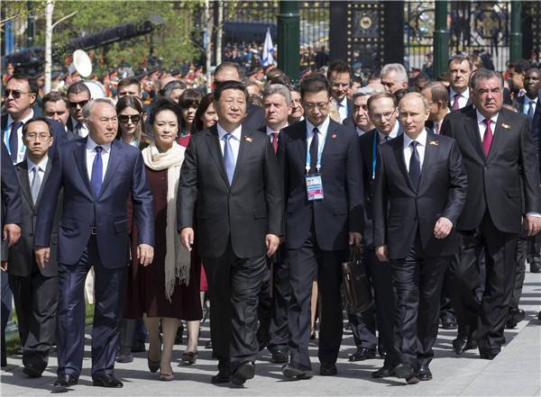 图为2015年7月10日，习近平出席上海合作组织乌法峰会