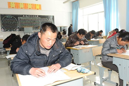 西藏区直机关公务员面试：390人竞200余岗位