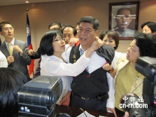 台湾立法承认大陆学历 仍限制陆生考取公务员