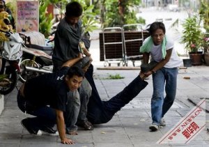 泰国曼谷街头枪声大作 已致24人死亡211人受伤